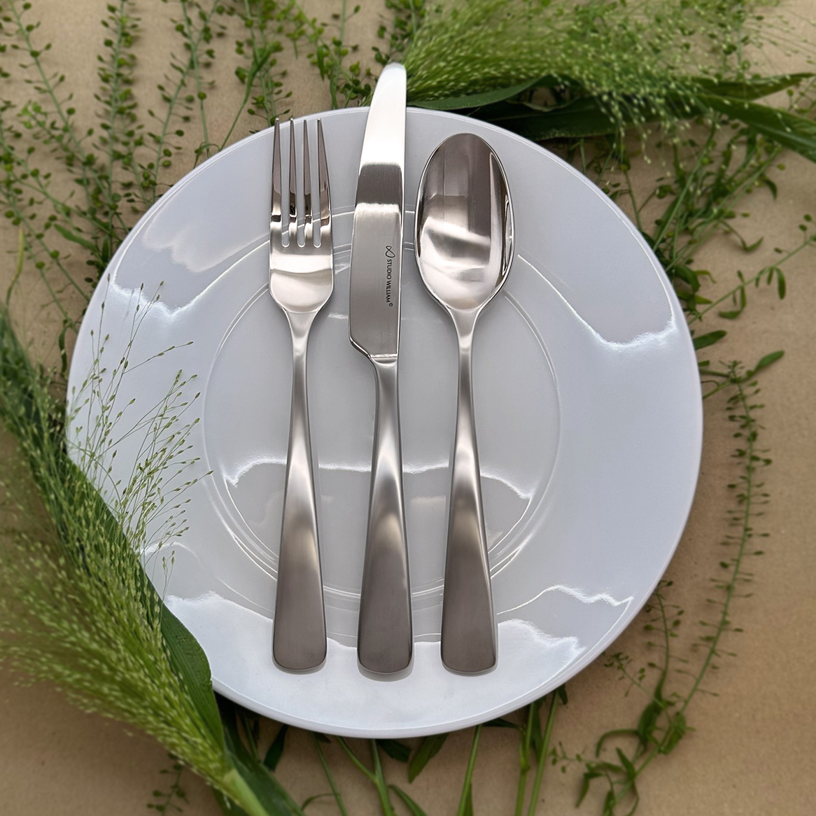 Mahogany Satin 42 Piece Cutlery Set - Image 5